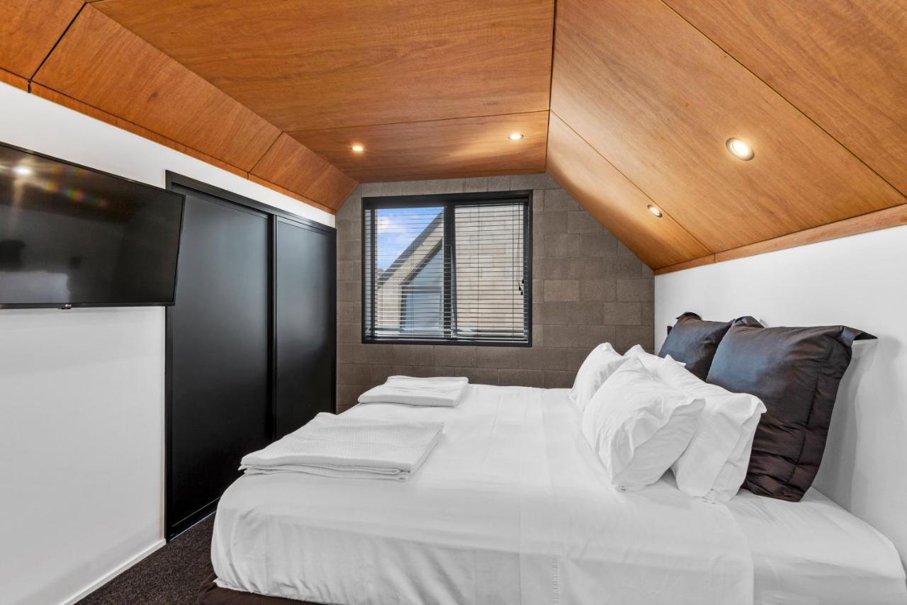 Derby Street Guesthouse Gaystay B&B ไครสต์เชิร์ช ภายนอก รูปภาพ